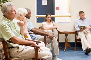 Patienten im Wartezimmer