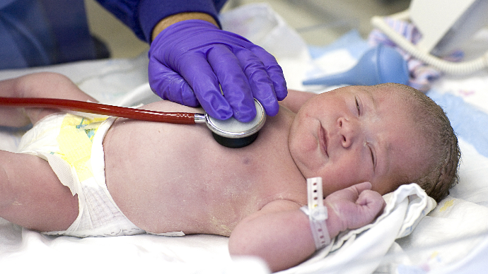 Neugeborenen-Screening wird voraussichtlich erweitert